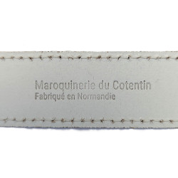 Ceinture blanche dessous marque
